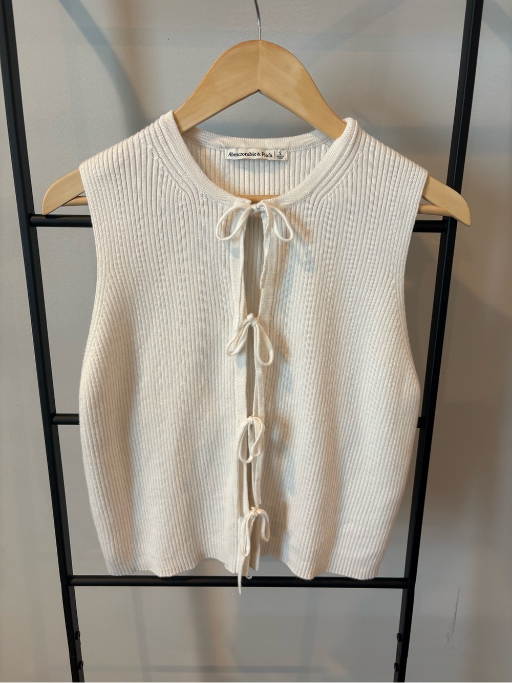 Abercrombie & Fitch Ivory Ribbed Tie-Front Sleeveless Top